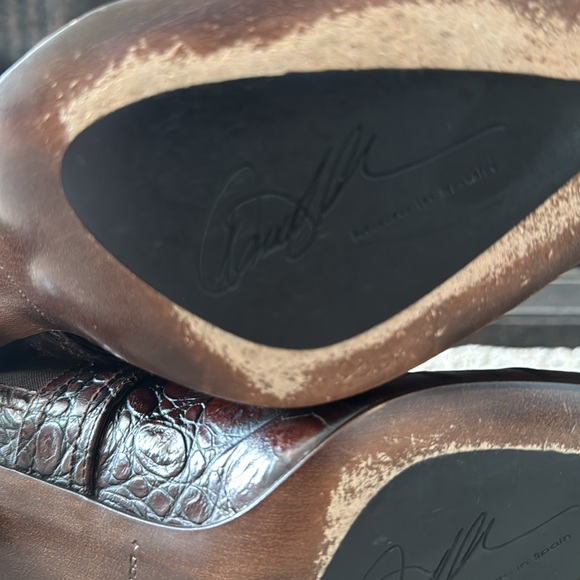 Donald J Pliner Heeled Ankle Boots - Picture 9 of 9